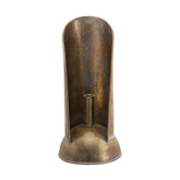 Antikolt felületű, rézszínű fémből készült, 16 cm átmérőjű és 35 cm magas, vidéki stílusú gyertyatartó.